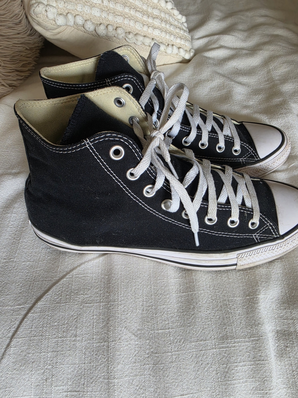 Converse Chuck Tsylor Sz 10 - Picture 2 of 10
